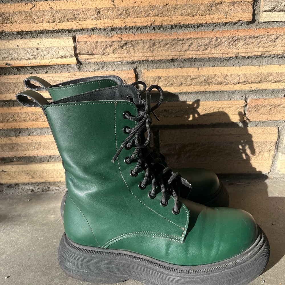 ALOHAS Green Platform Lace Up Boots